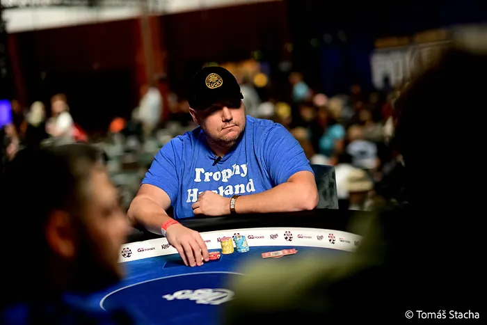 Shaun Deeb is grinding in Prague as he looks to defend his WSOP PoY.