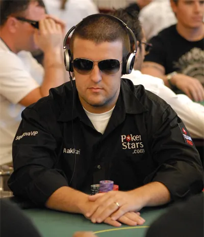 LAPC Main Event, Dia 3: Kofi Farkye Termina na Frente - Akkari Bem! 0001