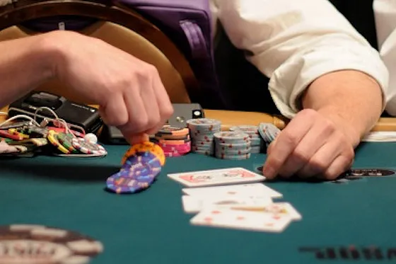 Reading Hands in Seven-Card Stud