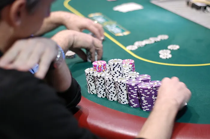 Deciding When to Attack Cash Game Limpers