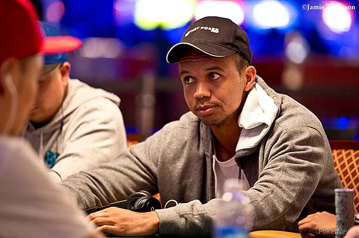 Phil Ivey et Tom Dwan apportent leur soutien à Paul Phua