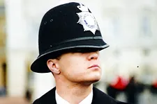 paris en ligne gendarme britannique