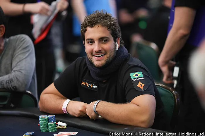 João Simão Fatura Mais de $35 Mil com Três Mesa Finais