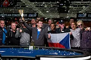 Prague : Leon Tsoukernik gagne l'ultime Super High Roller de l'histoire de l'EPT pour 741.100€, Podium pour Charlie Carrel et Juha Helppi