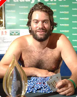 Sexe Poker : John Young, champion du monde de strip poker 0001