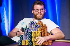 Como Vencer Torneios de Poker - Estratégia