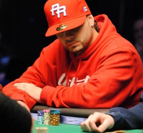 Vazquez in action at the NAPT Bounty Shootout televised final table