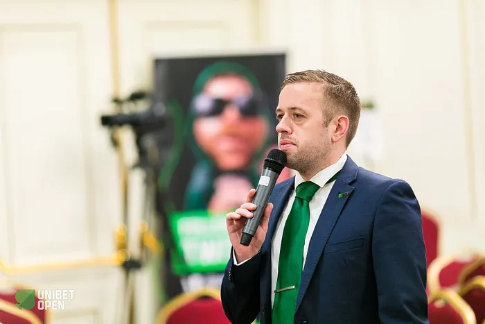 Tournament director Kenny Hallaert