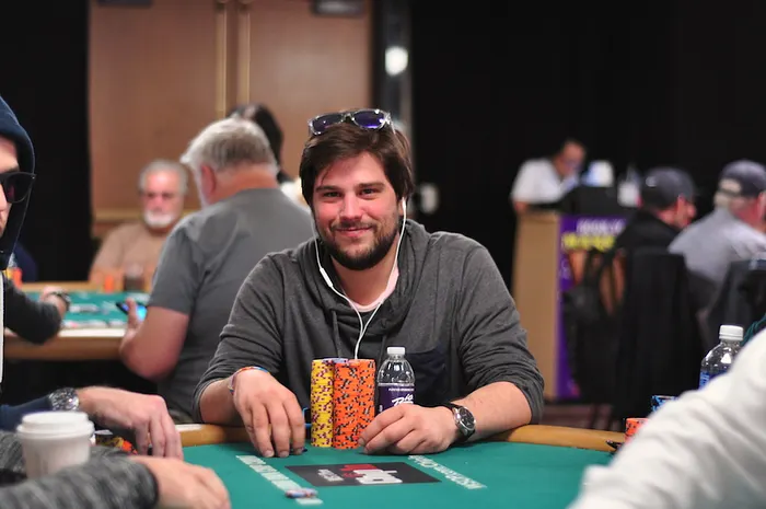 Main Event : Lorenzo Lavis, YoH_Viral, Guignol et Daghemuneguu au top, 32 Français au Jour 3 0001