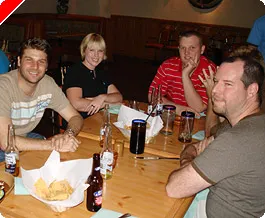 A Equipa do Poker News Reúne-se para o Principal Torneio do WSOP 0001