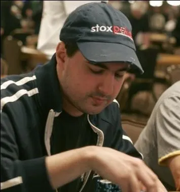 2008 WSOP Event #9, $1,500 NLHE Six-Handed, Day 1: Matt Matros Leads 0001