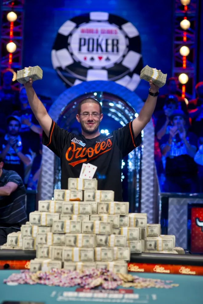 2012 World Series of Poker Main Event Final Table Photo Blog Day 2 117