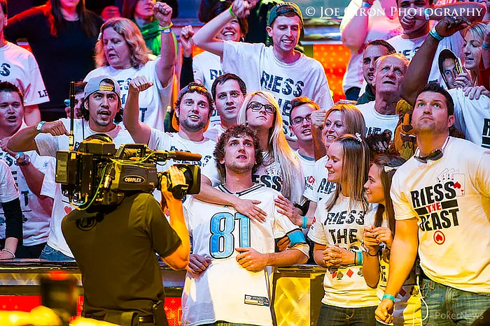 2013 World Series of Poker Main Event Final Table Photo Blog 123