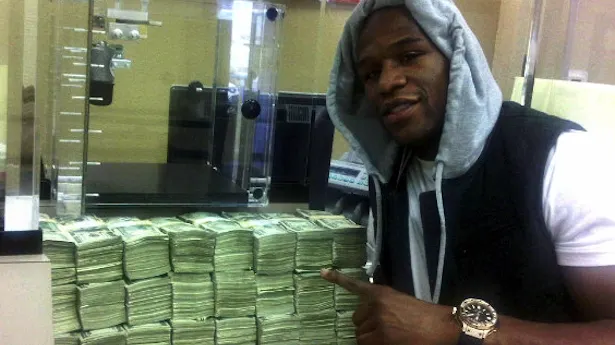 Super Bowl : Floyd Mayweather parie 13 millions sur la victoire de Denver