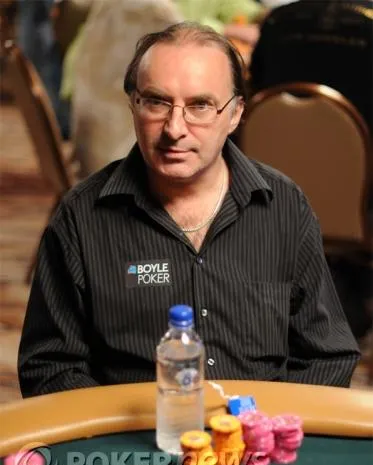 The Nightly Turbo: Poker Players Shave Heads, Online Poker Site Growth, and More 0001