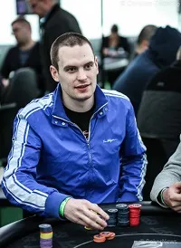 ISPT Wembley Main Event Day 2b: Pete Linton Pete Linton lidera el Evento Prinicipal 101