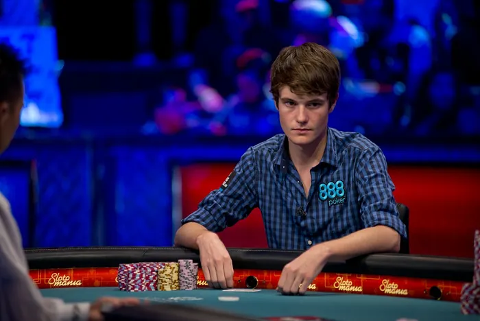 2012 World Series of Poker Main Event Final Table Photo Blog Day 2 104