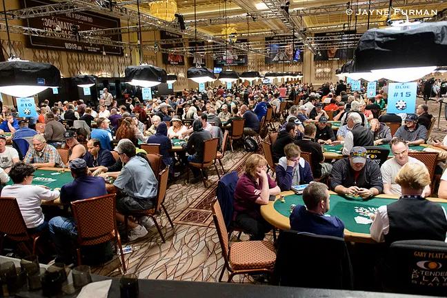 Players in Event #51: $1,500 No-Limit Hold'em Monster Stack pack the Brasilia Room