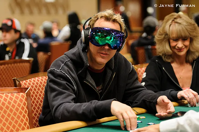 Phil Laak made an early exit on Day 1 of Event #9