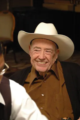 2007 WSOP – Hellmuth Faz História no Event 15 – 11 Braceletes 101