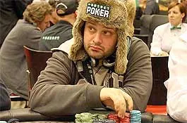 Reportage Pokernews live : Unibet Open Budapest 2010. Récit du Jour 2 jusqu'à la table finale.