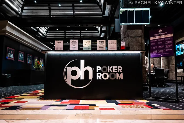 Planet Hollywood, Cards, Chips, Branding, Chainsaw Mixed Series of Poker