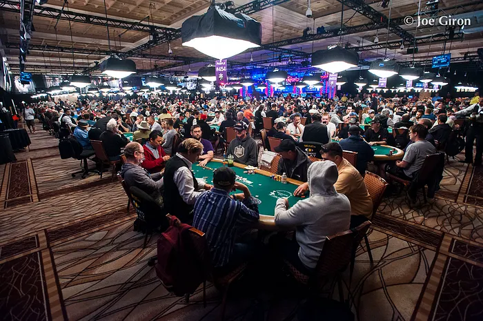 WSOP : 28.371 joueurs sur le Big 50 et un record d'affluence historique 0001