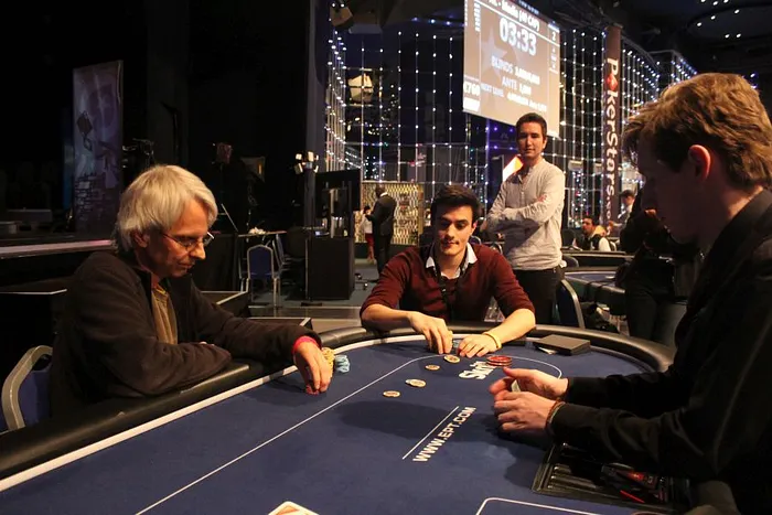 EPT Grand Final : Tapis_Volant sur le podium du Media Event, Ronaldo participe à la fête 103