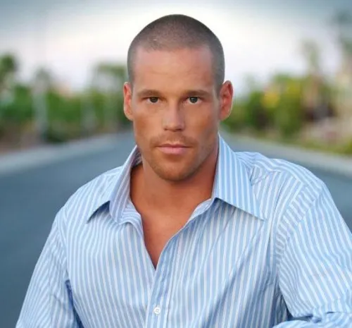 Patrik Antonius Signs with Poker Royalty 0001