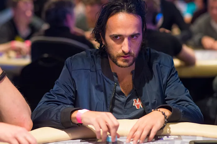 Gilbert Diaz, Eric Sfez et Davidi Kitai à 21 left du WSOP 10.000$ 6-Max 0001