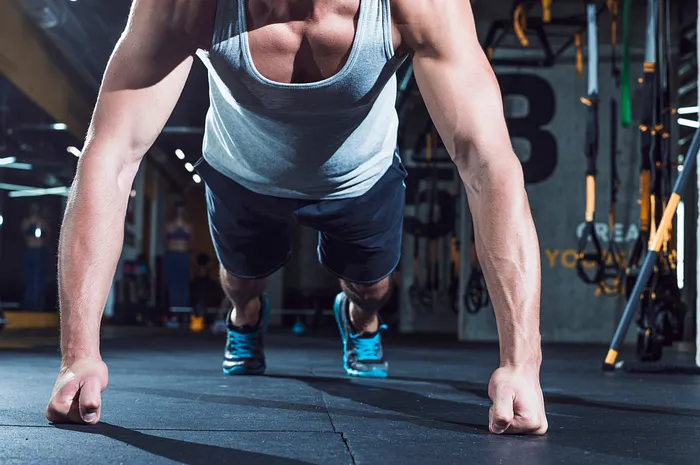 Five easy bodyweight exercises for poker players