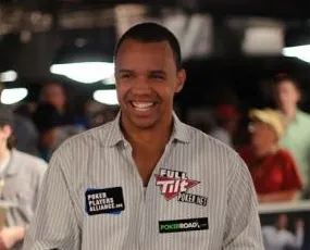 The Ivey Room Sees First Cash-Game Poker Action After Opening 0001