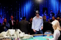 Le Québécois Duhamel champion du monde WSOP 2010 101