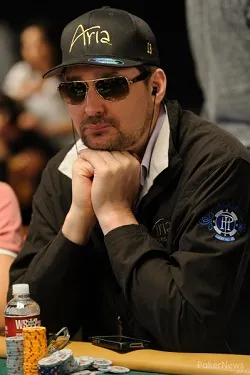 Phil Hellmuth: "Voy a ganar 11 brazaletes de las WSOP más" 102