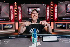 Pedro Bromfman conquista bracelete na WSOP 2022