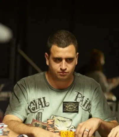 2010 World Series of Poker Day 4: Mizrachi Brothers at Final Table, Rosewood Leads Event #4 and More Players Sit Down for NLHE 0001