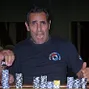 Tevez comemora muito o pote puxado