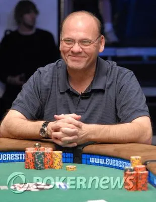 WSOP 2008 Tournoi 42 :  Dan Lacourse champion du monde sénior de No Limit Hold'em 0001