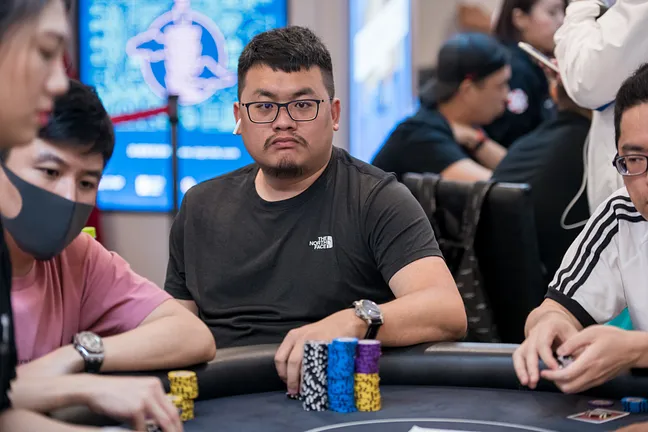 Wei En Shih bagged one of the larger Day 1B stacks