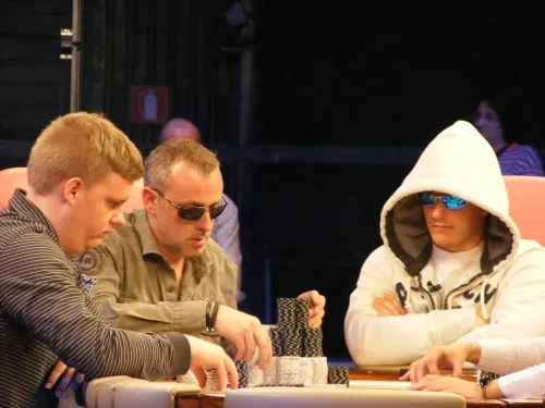 Deception and Detection in Poker: Using Science to Become a Better Bluffer
