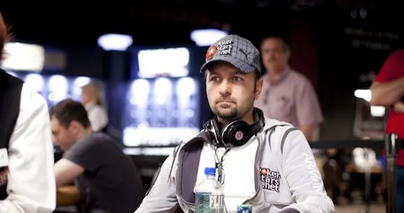 Crónicas de Negreanu: 04 de Abril 2012 0001