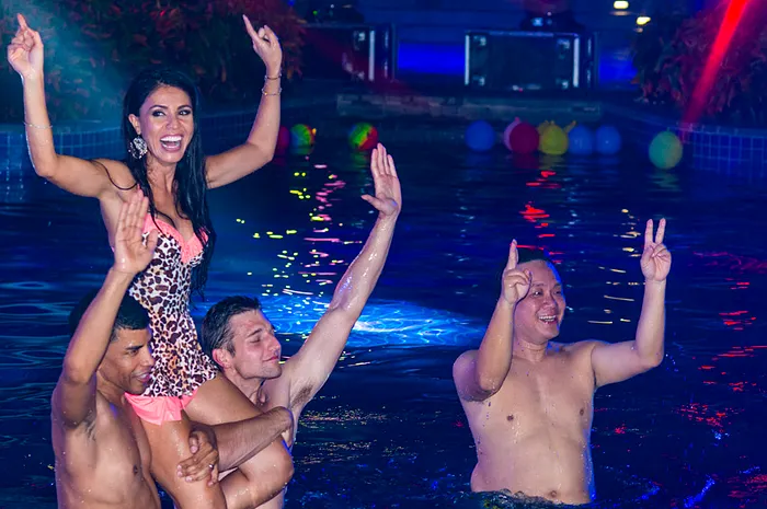 Just How Crazy Was the WPT Pool Party in China? Tony Dunst Describes It All 0001