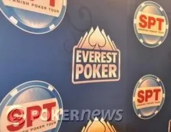 Hay que reponer fluidos que el poker es un deporte muy duro... ¡menos mal que hay descansos en el SPT!