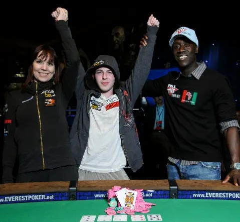 WSOP 2009: Alex Bolotin Foi o Vencedor do 'Ante Up For Africa' 101