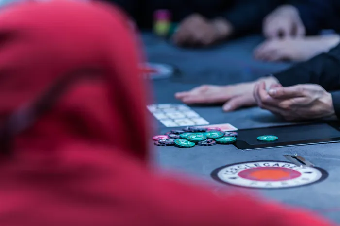 Reportage Cadet Digital Poker