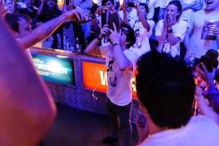 Algunos acabarán como Cody, bebiendo de un zapato