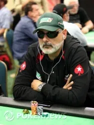 Vincenzo Gianelli = early chip leader
