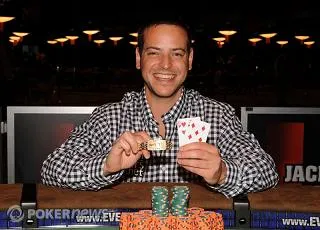 Bracelets WSOP 2010: David Baker (limit Hold'em #18) et Eric Buchman (draw lowball #19) 101