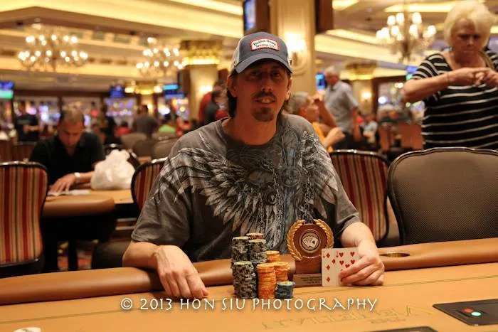 Le triple vainqueur du National Deaf Poker Tour assassiné à Las Vegas 101
