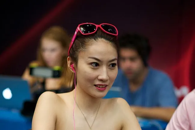 Sixiao 'Juicy' Li takes a hit to her stack